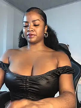 Snapshot of ValerieBlakee chatting on June 9, 10:22 pm ValerieBlakee online show from June 9, 10:22 pm