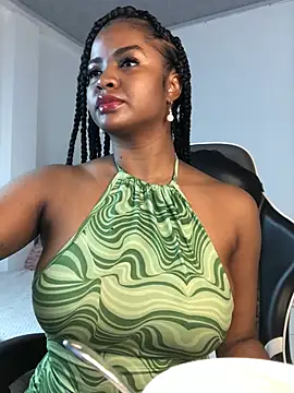 Snapshot of ValerieBlakee chatting on July 18, 12:14 pm ValerieBlakee online show from July 18, 12:14 pm