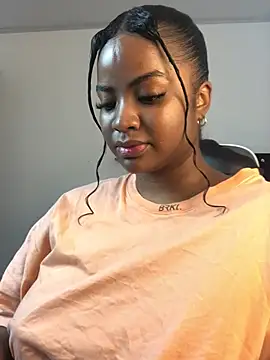 Snapshot of ValerieBlakee chatting on January 11, 6:15 pm ValerieBlakee online show from January 11, 6:15 pm