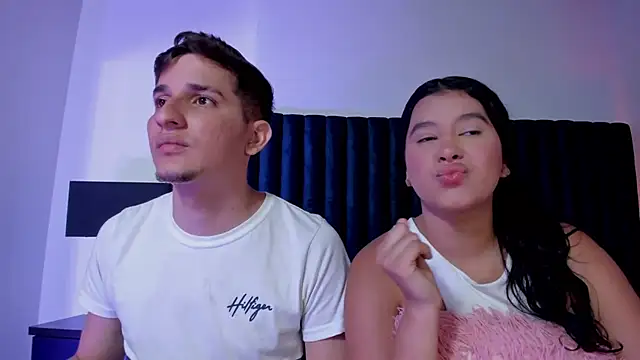 Snapshot of BonnieeAndClyde chatting on October 13, 6:53 pm BonnieeAndClyde online show from October 13, 6:53 pm