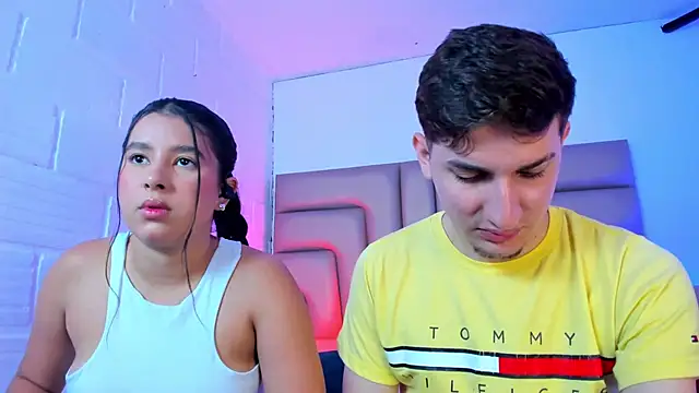 Snapshot of BonnieeAndClyde chatting on September 22, 4:13 pm BonnieeAndClyde online show from September 22, 4:13 pm