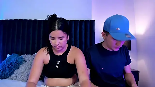 Snapshot of BonnieeAndClyde chatting on October 16, 9:12 pm BonnieeAndClyde online show from October 16, 9:12 pm