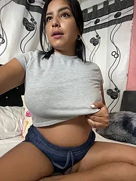 Snapshot of Sara_chanel92 chatting on February 21, 9:00 pm Sara chanel92 online show from February 21, 9:00 pm