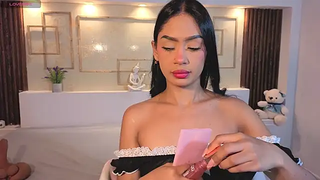 ChloeMoon9 online show from October 28, 12:04 pm