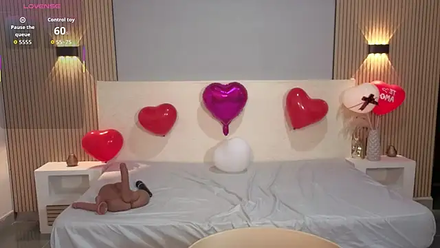 ChloeMoon9 online show from February 14, 12:27 pm