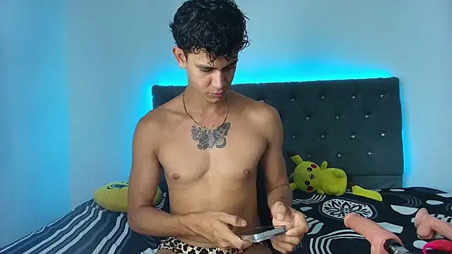 Snapshot of Maximiliano__Fire chatting on October 3, 7:15 pm Maximiliano Fire online show from October 3, 7:15 pm