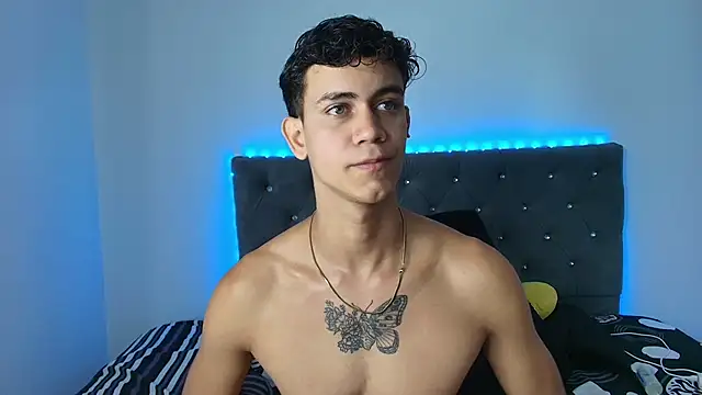 Snapshot of Maximiliano__Fire chatting on September 18, 7:06 pm Maximiliano Fire online show from September 18, 7:06 pm