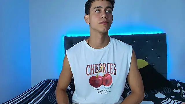 Snapshot of Maximiliano__Fire chatting on September 15, 7:03 pm Maximiliano Fire online show from September 15, 7:03 pm