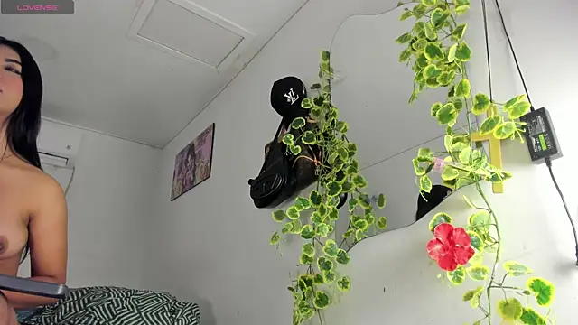 Snapshot of flor_herrera01 chatting on November 6, 5:22 am flor herrera01 online show from November 6, 5:22 am