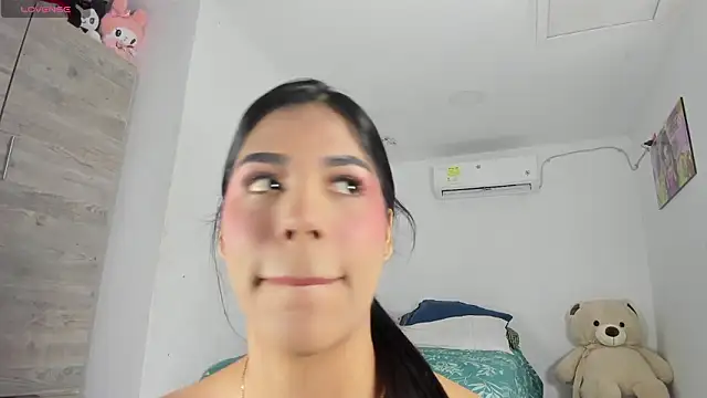 Snapshot of flor_herrera01 chatting on February 20, 5:26 am flor herrera01 online show from February 20, 5:26 am