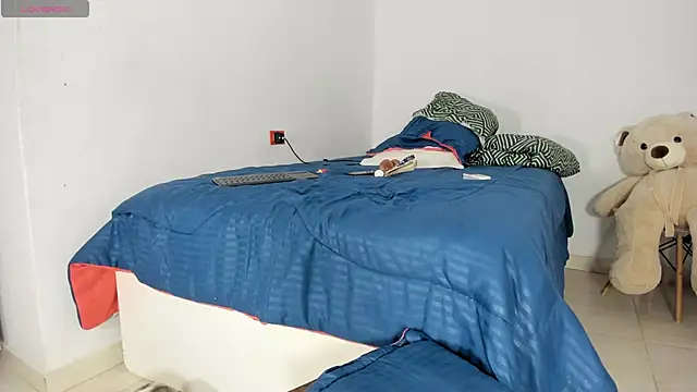 Snapshot of flor_herrera01 chatting on February 3, 6:22 am flor herrera01 online show from February 3, 6:22 am