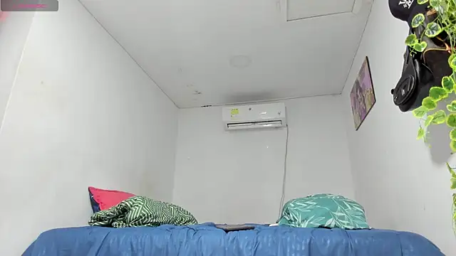 Snapshot of flor_herrera01 chatting on November 7, 8:02 pm flor herrera01 online show from November 7, 8:02 pm