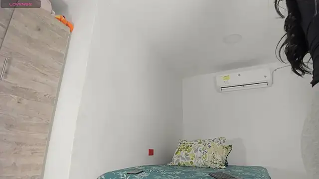 Snapshot of flor_herrera01 chatting on December 19, 5:54 am flor herrera01 online show from December 19, 5:54 am