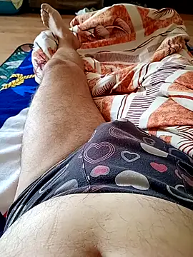 Snapshot of Vali1969 chatting on September 19, 9:13 am Vali1969 online show from September 19, 9:13 am