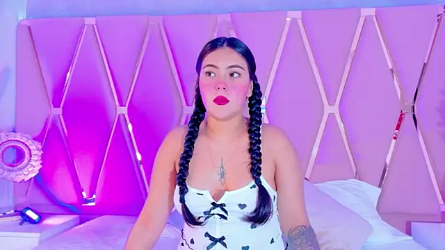 Emily Black1 online show from May 26, 11:03 pm