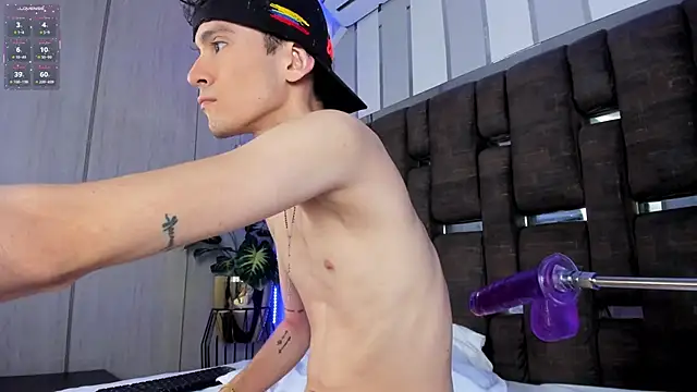 ValentinoMoreti online show from September 26, 2:24 pm