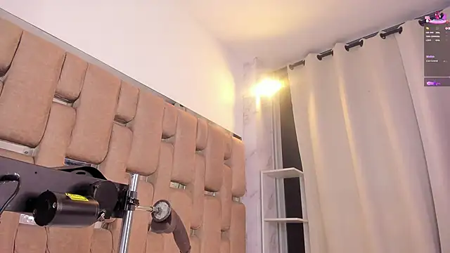 ValentinoMoreti online show from October 9, 3:34 pm