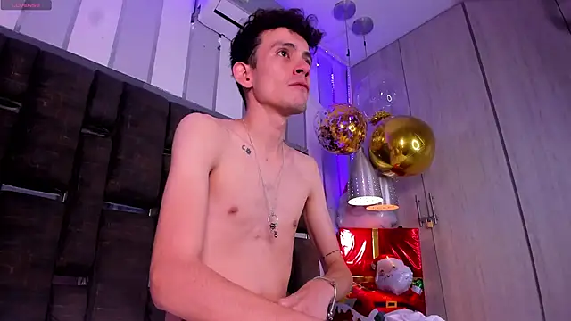 ValentinoMoreti online show from December 18, 5:34 am