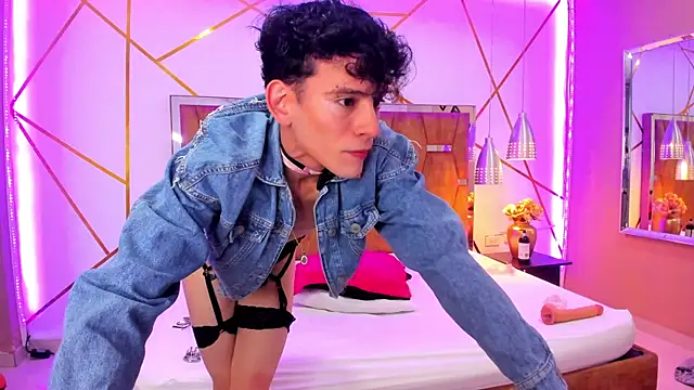 ValentinoMoreti online show from March 18, 5:12 am