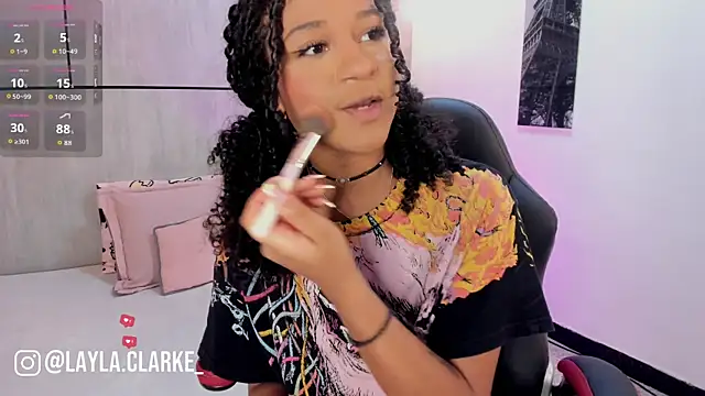 Layla Clarke online show from March 25, 3:39 am