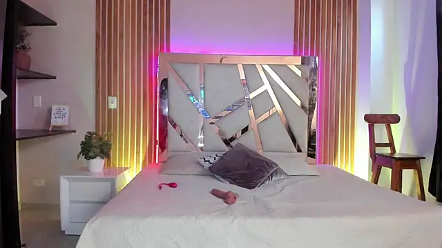 sweetviolet   online show from September 10, 12:37 pm