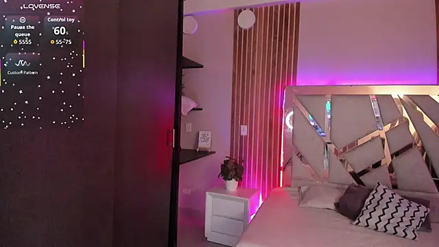 sweetviolet   online show from September 14, 12:38 pm