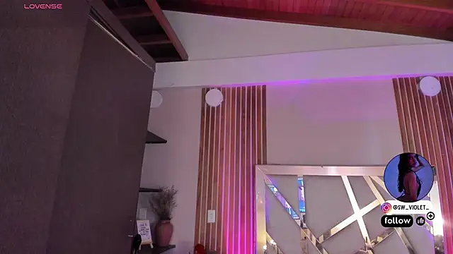 sweetviolet   online show from April 12, 12:30 pm