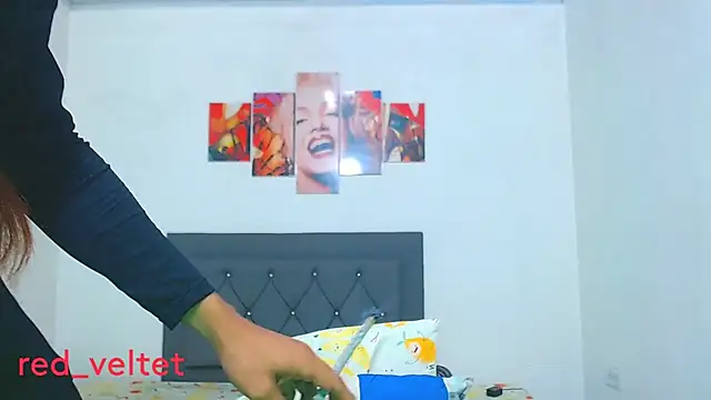 Snapshot of red_veltet chatting on July 12, 2:01 am red veltet online show from July 12, 2:01 am