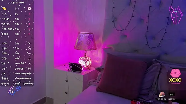 Snapshot of goth_tasha chatting on October 11, 8:10 pm goth tasha online show from October 11, 8:10 pm