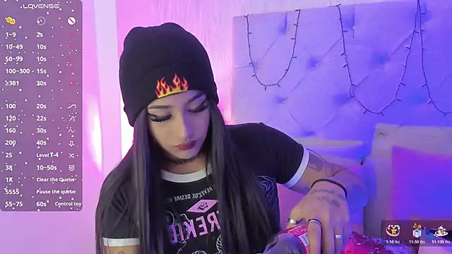 Snapshot of goth_tasha chatting on November 14, 8:01 pm goth tasha online show from November 14, 8:01 pm