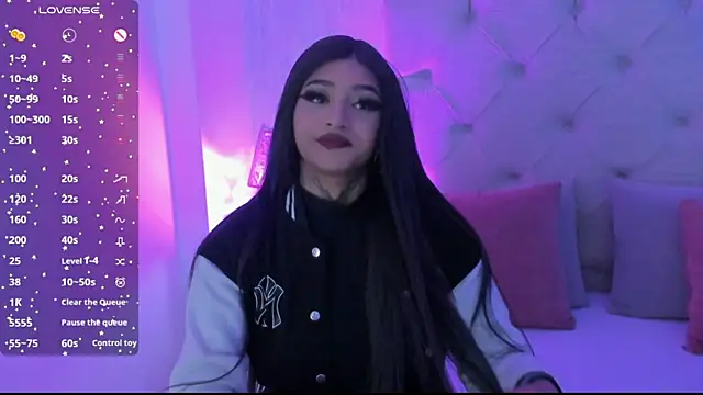 Snapshot of goth_tasha chatting on May 21, 12:24 pm goth tasha online show from May 21, 12:24 pm