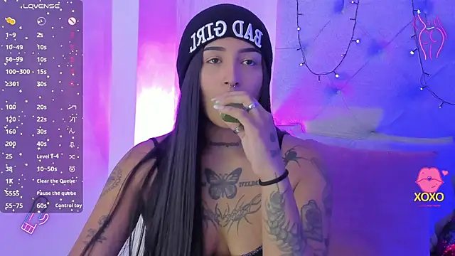 Snapshot of goth_tasha chatting on October 23, 7:23 pm goth tasha online show from October 23, 7:23 pm