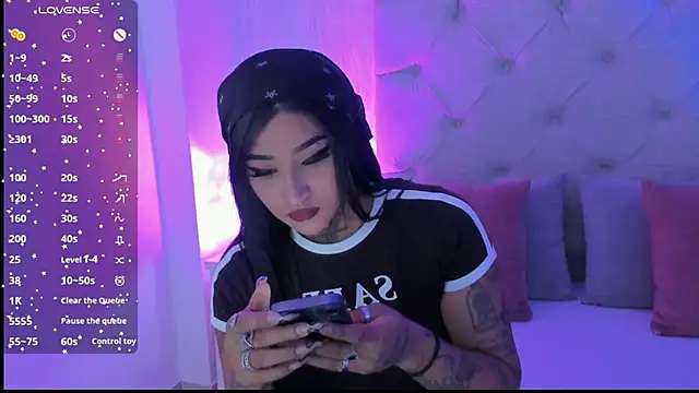 Snapshot of goth_tasha chatting on May 20, 12:35 pm goth tasha online show from May 20, 12:35 pm