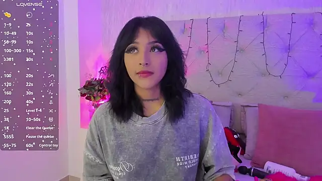 Snapshot of goth_tasha chatting on October 1, 8:13 pm goth tasha online show from October 1, 8:13 pm