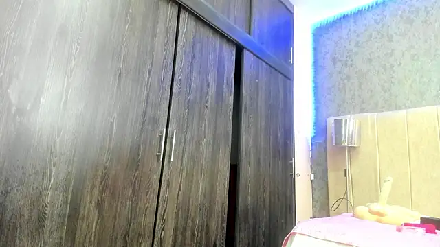 ava-am online show from April 4, 10:27 pm