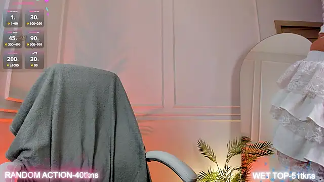 luna joy  online show from March 13, 1:49 pm