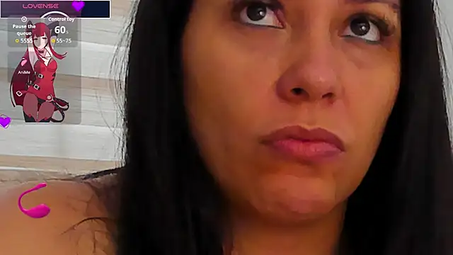 Snapshot of isabellarous- chatting on June 9, 11:11 am isabellarous- online show from June 9, 11:11 am