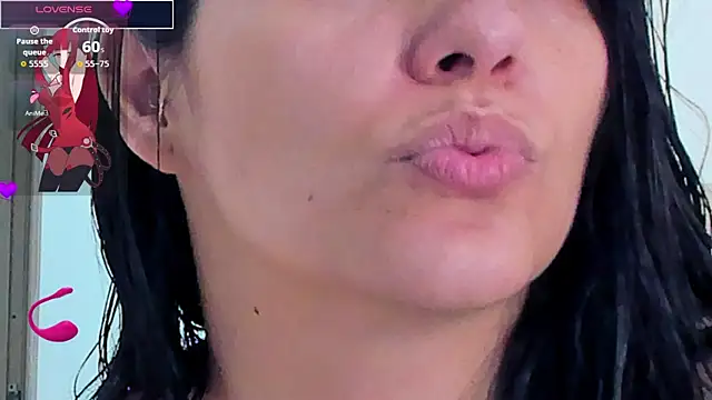 Snapshot of isabellarous- chatting on July 18, 9:01 pm isabellarous- online show from July 18, 9:01 pm