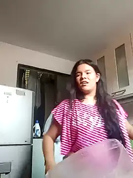 Snapshot of krolay16 chatting on March 17, 5:49 pm krolay16 online show from March 17, 5:49 pm