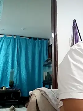 Snapshot of krolay16 chatting on March 19, 2:37 am krolay16 online show from March 19, 2:37 am