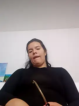 Snapshot of krolay16 chatting on March 22, 12:39 am krolay16 online show from March 22, 12:39 am