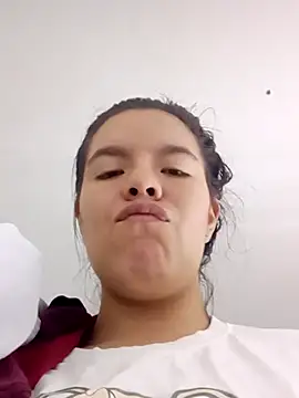 Snapshot of krolay16 chatting on March 10, 1:56 am krolay16 online show from March 10, 1:56 am