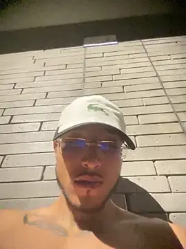 Snapshot of MaxxxSteil chatting on March 22, 12:25 pm MaxxxSteil online show from March 22, 12:25 pm