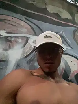 Snapshot of MaxxxSteil chatting on March 10, 11:27 pm MaxxxSteil online show from March 10, 11:27 pm