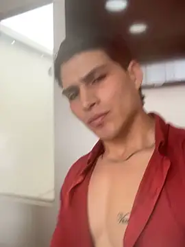 MaxxxSteil online show from April 8, 3:24 pm