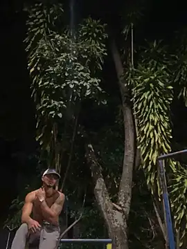 Snapshot of MaxxxSteil chatting on March 10, 9:34 am MaxxxSteil online show from March 10, 9:34 am