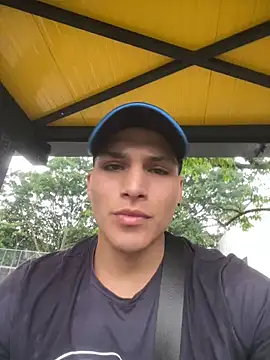 Snapshot of MaxxxSteil chatting on March 4, 8:49 pm MaxxxSteil online show from March 4, 8:49 pm