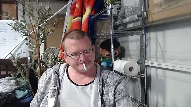 Randomoldguy615 online show from March 9, 1:25 am