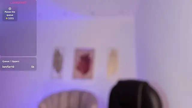 Ivyy Moon  online show from April 11, 7:45 am