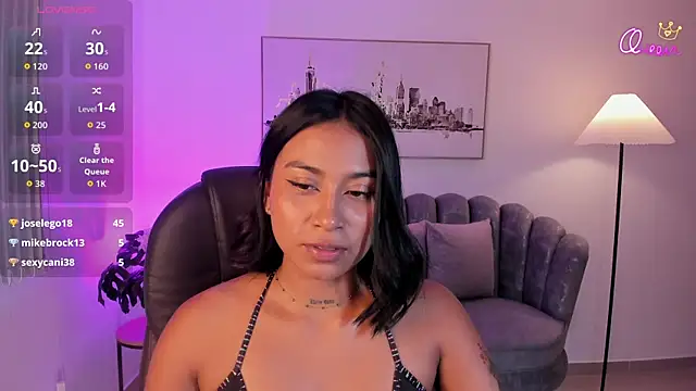 Ivyy Moon  online show from May 13, 2:51 am